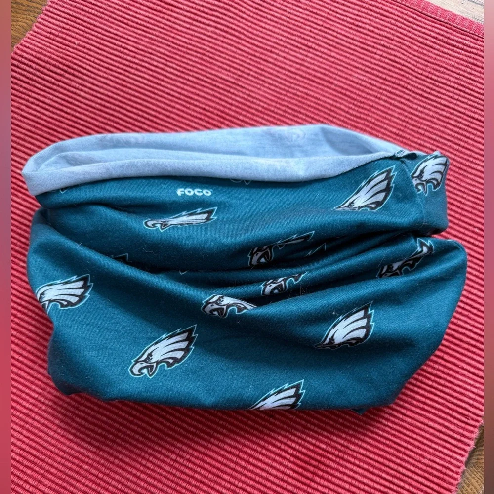 Philadelphia Eagles Neck Warmy Thing!!